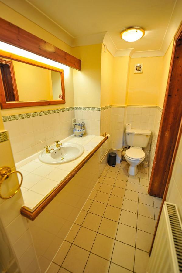 The Coachman Pub, Hartford, Room Only Hartford  Dış mekan fotoğraf